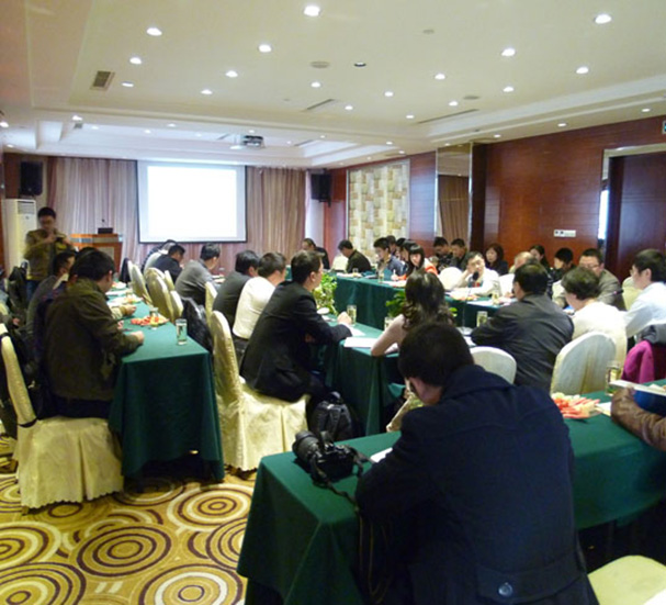 四川省勘察設計協(xié)會抗震防災分會2013年年會召開 我公司佟建國總工程師在會上做專...